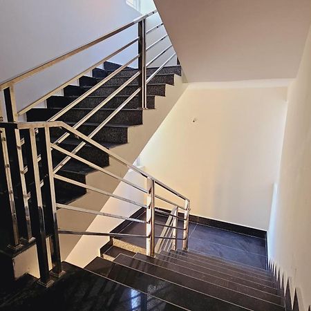 Vensa Homestay Puri Exterior foto
