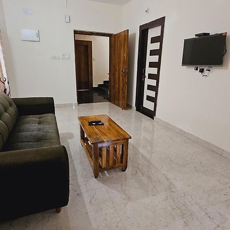 Vensa Homestay Puri Exterior foto