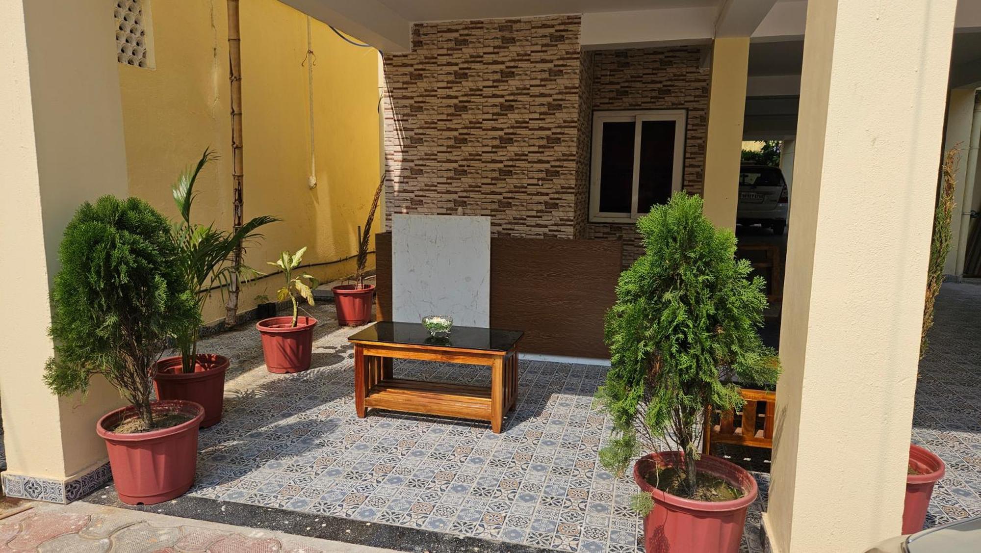 Vensa Homestay Puri Exterior foto
