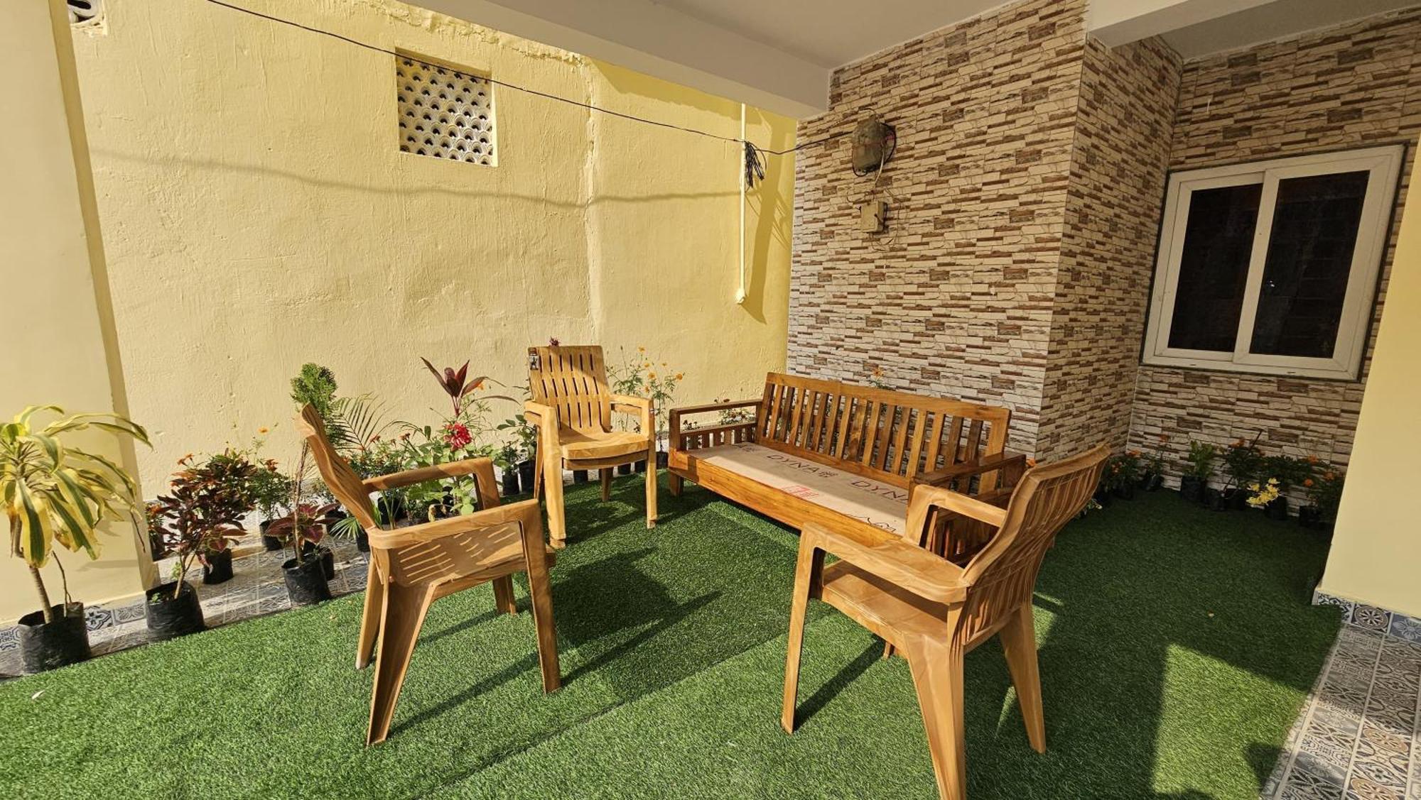 Vensa Homestay Puri Exterior foto